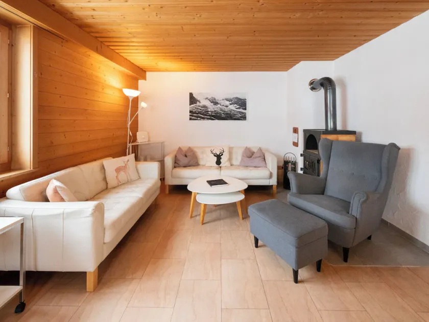 Holiday Home Chalet Reinhysi by Interhome - Image 1