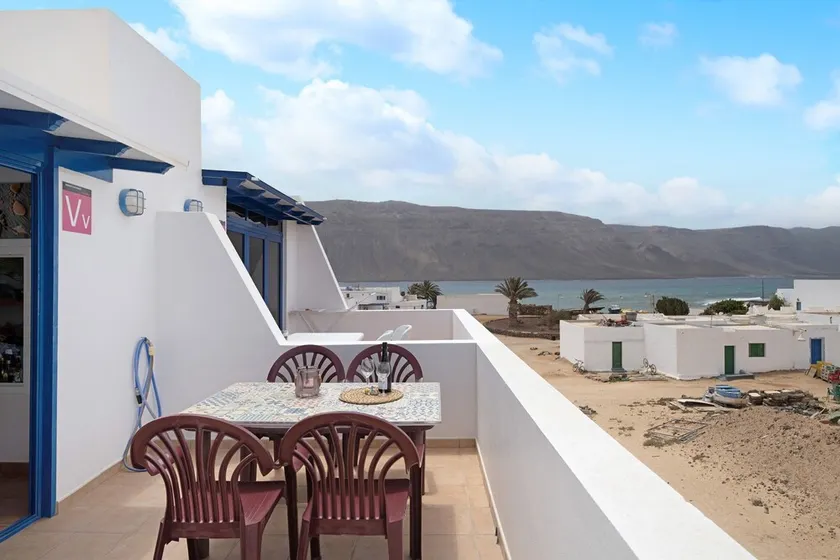 Vista al Mar, La Graciosa - Image 1