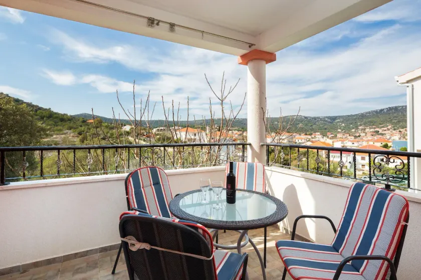 1 - Modern apt w big garden & terrace w sea view - Image 1