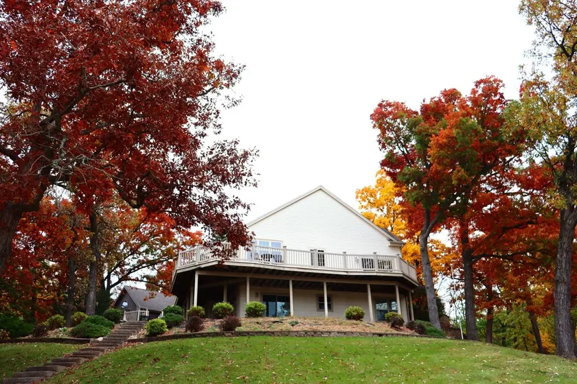 Experience the best of Wisconsin lake living! - Image 1