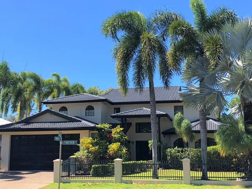 Casa Bella Vista - Luxury Beachfront Home near Great Barrier Reef - Image 1