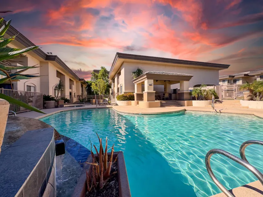 Luxury BiltmoreCondo - 32nd and Camelback - Biltmore Golf Course - Image 1