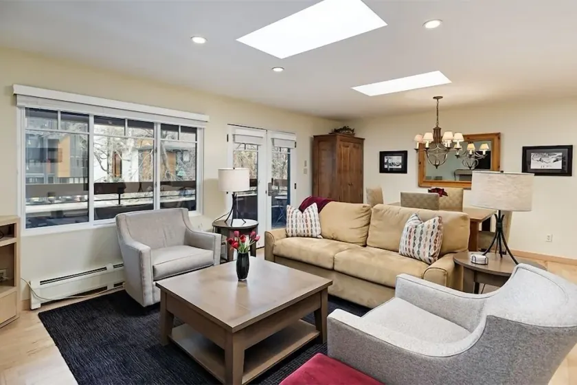 Fasching Haus Unit 303, Sunny Top Floor Condo, 2 Private Decks, 2 Blocks to Downtown Aspen - Image 1