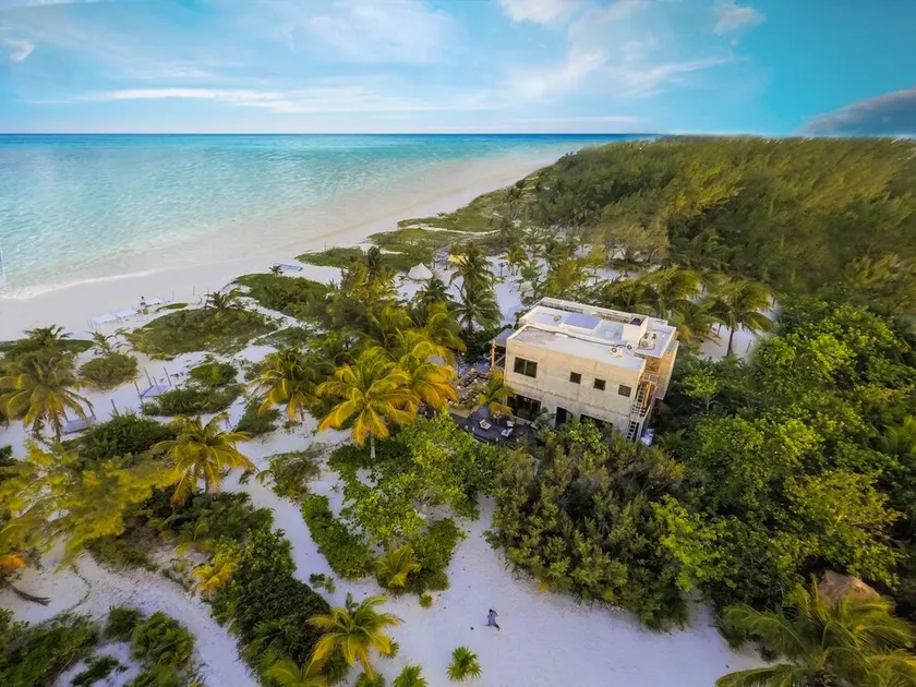 Villa foran strand med 11 afhængighed kloketelt, Tulum, Sian Kaan - Image 1