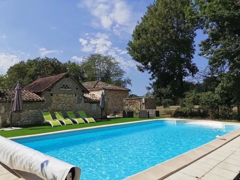 Traditional 2 Bedroom Stone Cottage, Wifi & Pool in SW France - Image 1