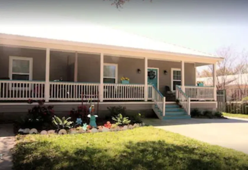 Comfortable, Spacious & Great Location!! - Image 1