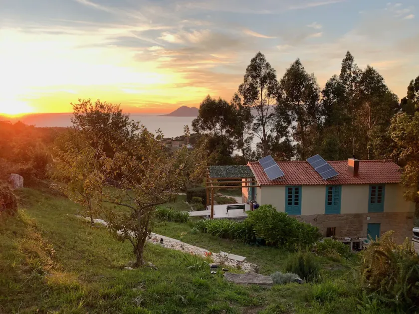 UNA RARA AVIS - casa solar com vista para o mar - Image 1