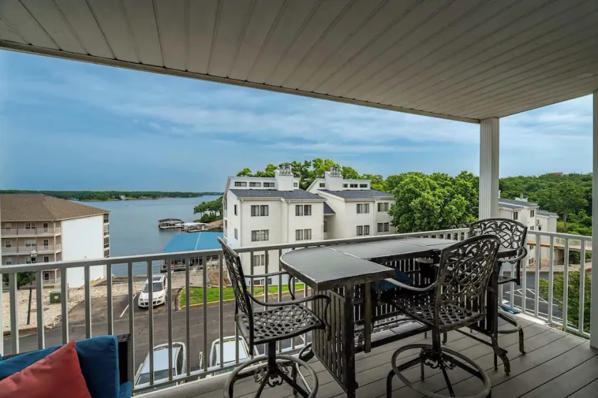 Big Cozy Condo Pool, Comfort & Location - Image 1