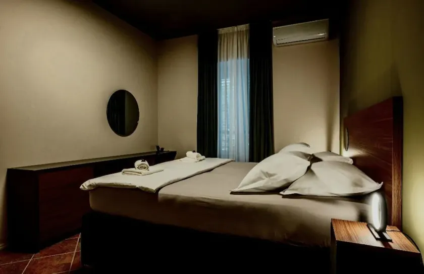 Green, Deluxe Two Bedroom Suite - Image 1
