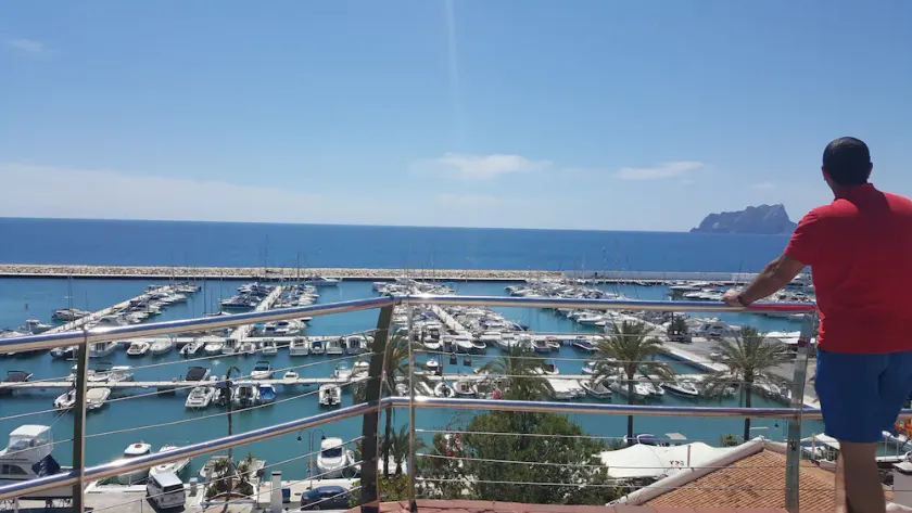 Excelente villa de 2 dormitorios, moderna, Moraira, aire acondicionado gratuito / WiFi gratis. - Image 1