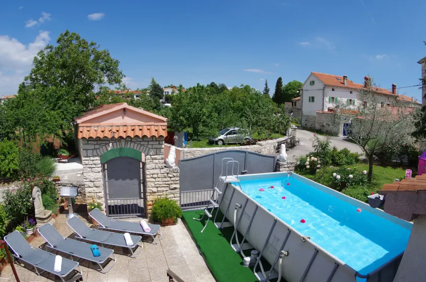 Countryside Holiday Apartment In Village Peresiji - Image 1