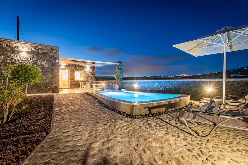 Klimata House - Private Jacuzzi Pool & BBQ Villa - Image 1