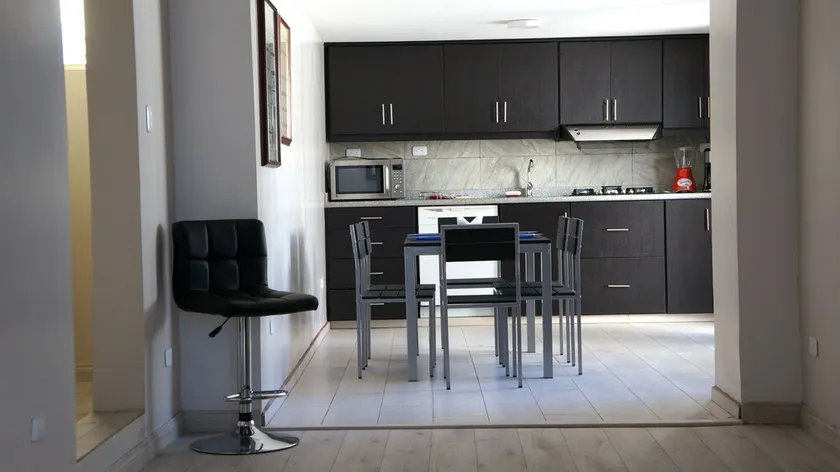 Luxury modern apartment near Quicentro - Image 1