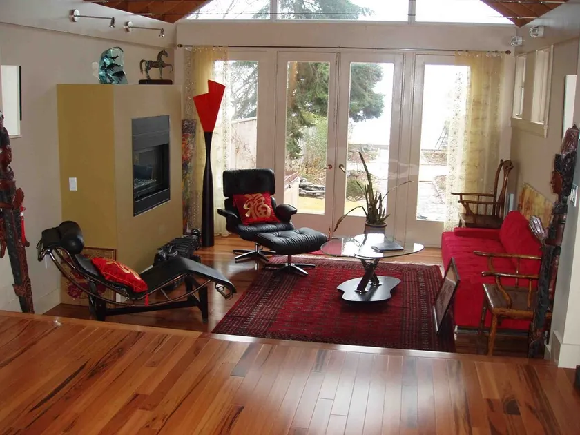 Lakeview Designer Home - 13 Minutes to Downtown Toronto - Image 1
