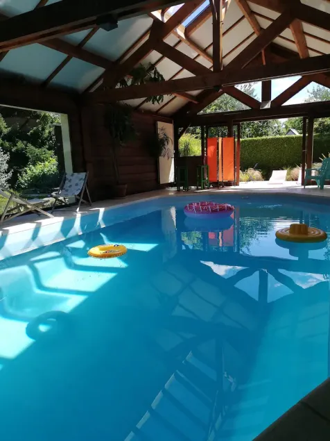 Feriehus med opvarmet indendørs pool og privat sauna - Image 1