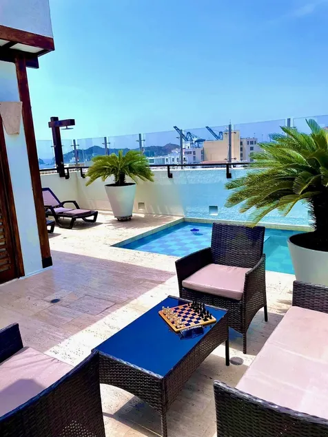 Beautiful Executive Penthouse - Image 1