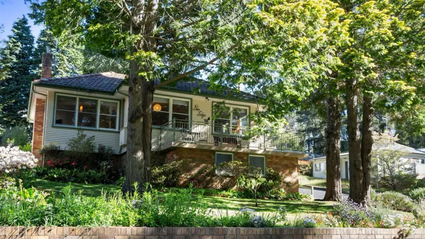 Pine Lodge - Image 1