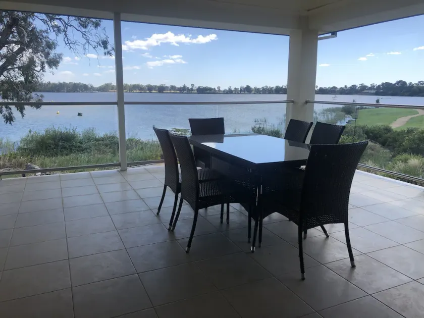 Lakeside House on Nagambie Lakes - Image 1