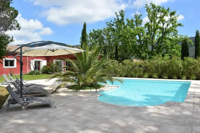 Magnificent villa on flat wooded land - Heated swimming pool treated with salt - Image 1