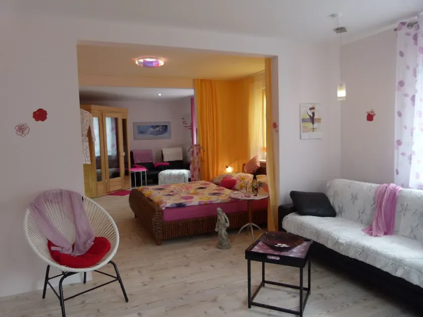 Vacation apartment (80 m2) with whirlpool and sauna for your time out for two - Image 1