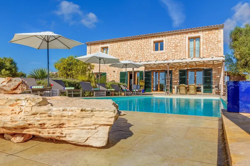 Stunning Villa Can Xesquet with Mountain View, Wi-Fi - Image 1