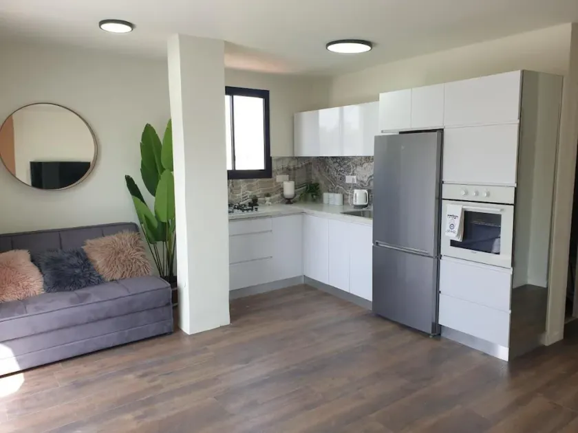 Luxurious rooftop 2 bedrooms+terrace apartment suitable for a couples / families - Image 1