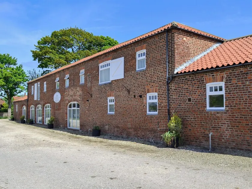 4 bedroom accommodation in Flamborough - Image 1