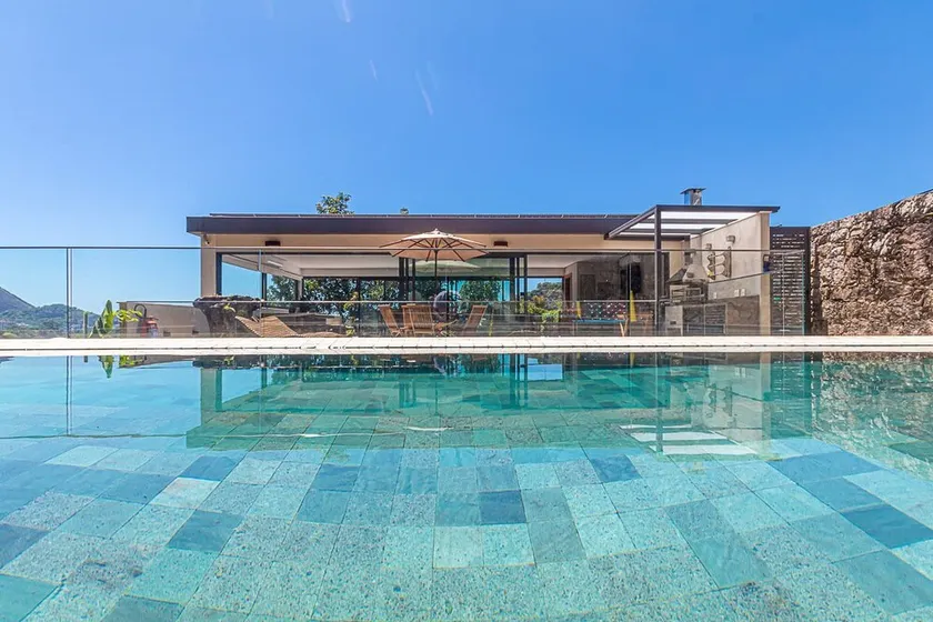 Charming mansion in Jardim Botânico, with unobstructed views - Image 1