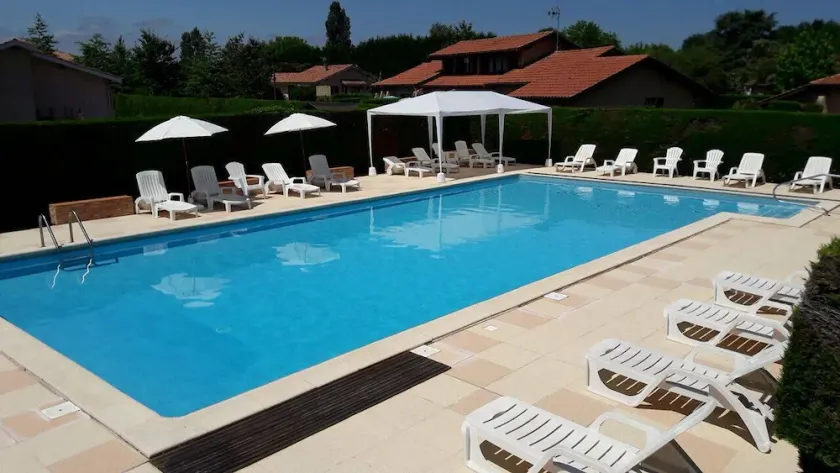 Les Genêts (T2 duplex) with swimming pool - Image 1