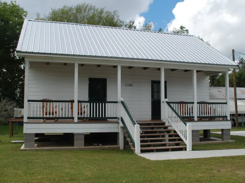Relax on the Bayou in our 'Little Cajun' Cabin - Image 1
