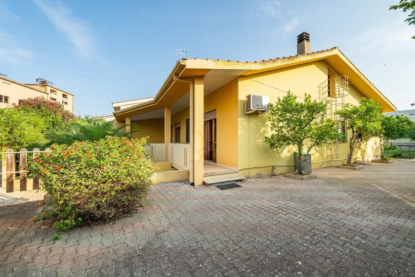 Casa vacanze 'San Giovanni' con terrazza privata, Wi-Fi e aria condizionata - Image 1