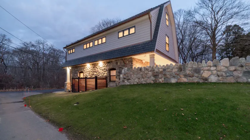 1886 Captains Carriage House Secluded Luxury Eastern Point Gloucester MA - Image 1