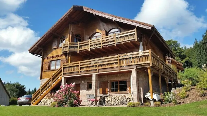 Large 4* chalet in Grand Valtin near Gérardmer 7 bedrooms-4 bathrooms, 4 WC - Image 1