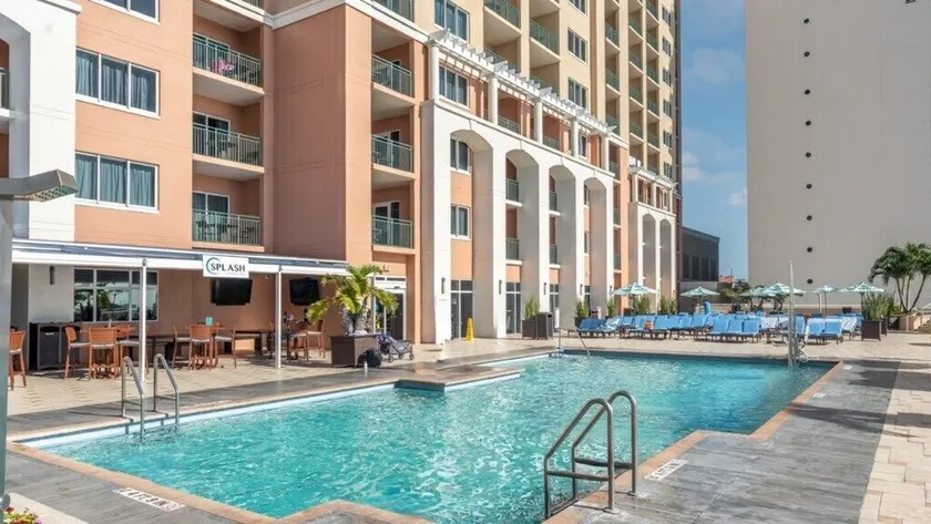 Fort Lauderdale | Oceanfront Getaway | Dining, Shops & Pool - Image 1