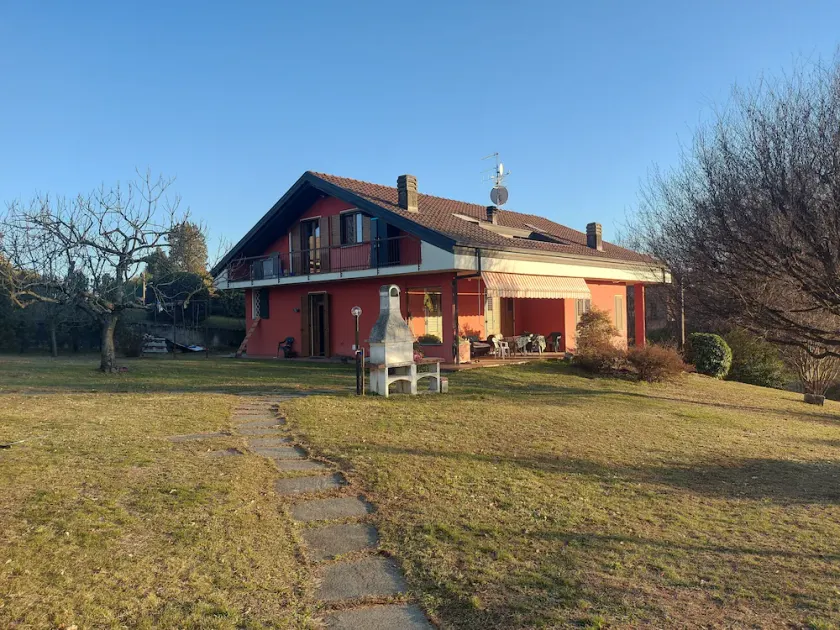 DETACHED APARTMENT IN SINGLE HOUSE - Image 1