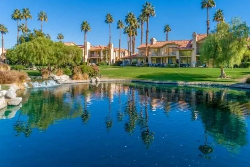 SPECTACULAR LAKE with MOUNTAIN VIEW BBQ POOL SPA - Image 1