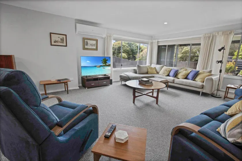 This open plan holiday home has it all… even a jetty! - Image 1