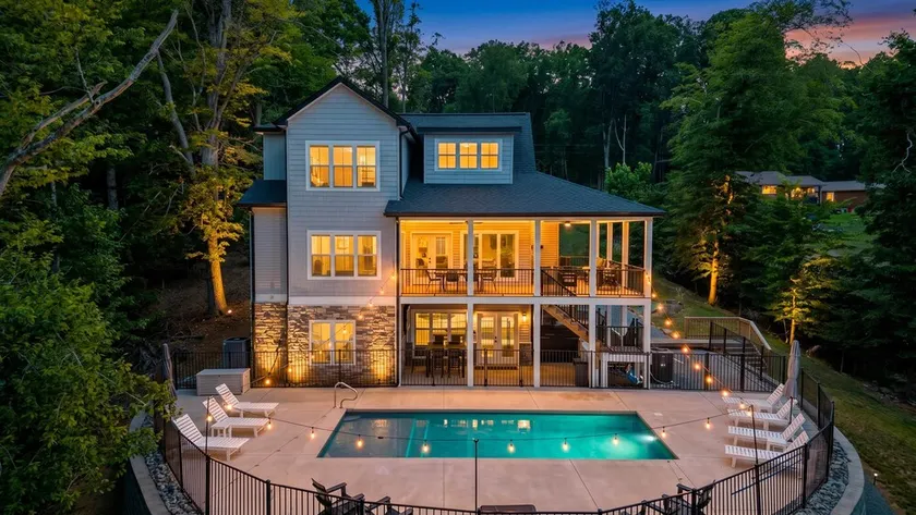 Beacon Pointe, New 7-Bed Lakefront Luxury w/ Covered Decks + Heated Salt Water Pool, Hot Tub, Dock! - Image 1