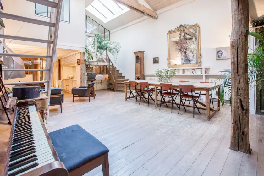 Huge loft, full of light, in the lively Canal Saint-Martin, near Marais area - Image 1