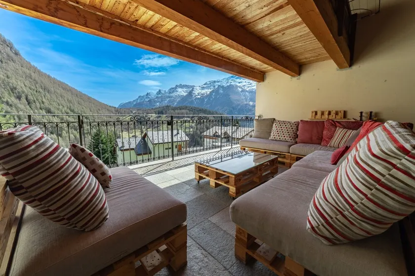 Appartamento d'albergo \"Residence Larice Bianco N2\" con terrazza condivisa e Wi-Fi - Image 1