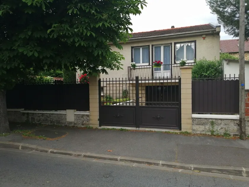 Comfortable private floor in a house - Image 1