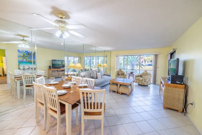 Paradise Palms, Edgewater Villa 3005, Ground Floor, 2/2, Near Conference Center-Fun In The Sun! - Image 1