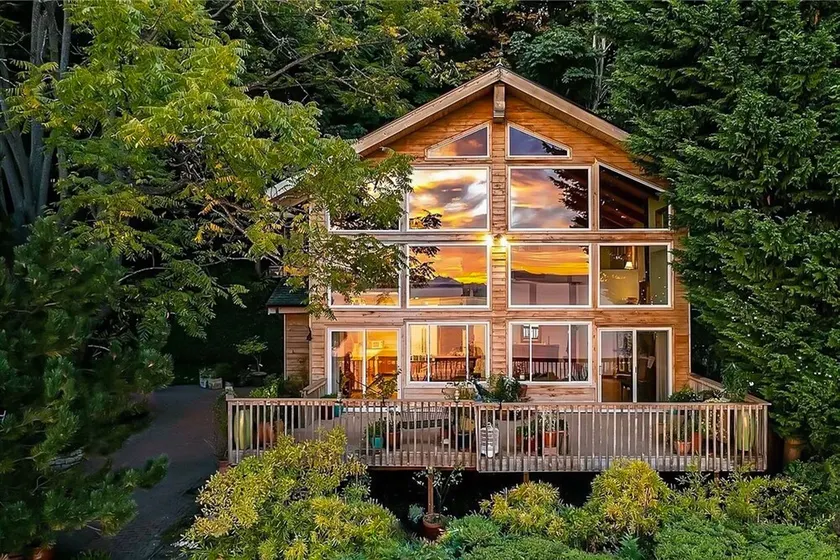 Lovely, open home with water views, scenic deck, & 2 fireplaces - near Seattle - Image 1