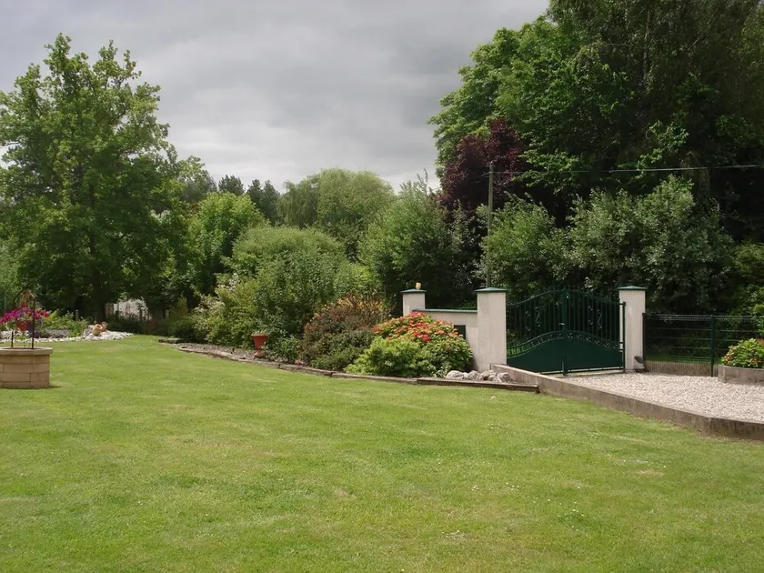 meget smukt hus på 140m2 beliggende i en privat ejendom - Image 1
