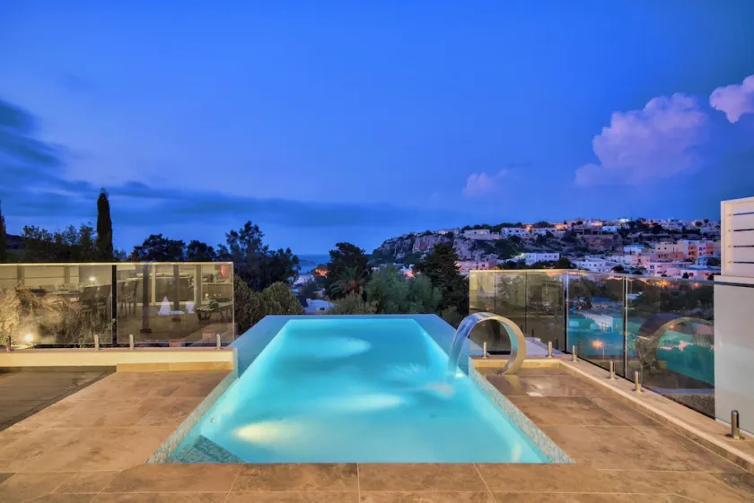 Prestigious Grand Villa With Luxurious Amenities - Image 1