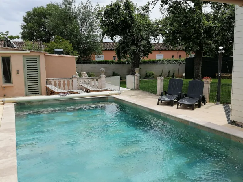 \"LE PATIO\" KENDER TIL TO MENNESKER MED POOL - Image 1