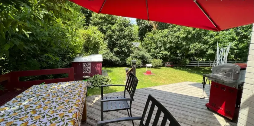 SunnyHaven Retreat: 3BR Spring Escape | 5-Car Parking | Steps to Southlake - Image 1