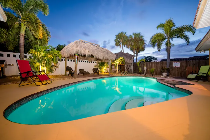 Familie-venligt hus m / privat opvarmet pool / Tiki !! - Image 1