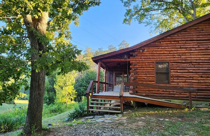 River's Bend Cabin Offers Solitude and Play on the Upper James River - Image 1