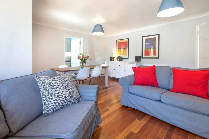 Cosy Modern Oxford Apartment - Image 1